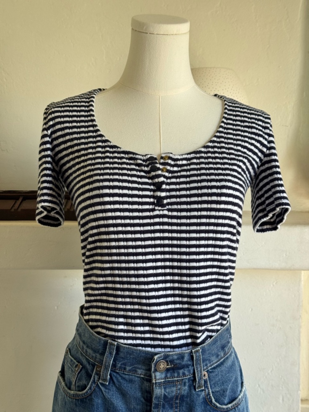 Sézane Striped Henley Tee Navy White Cotton Snap Front French Girl — Small